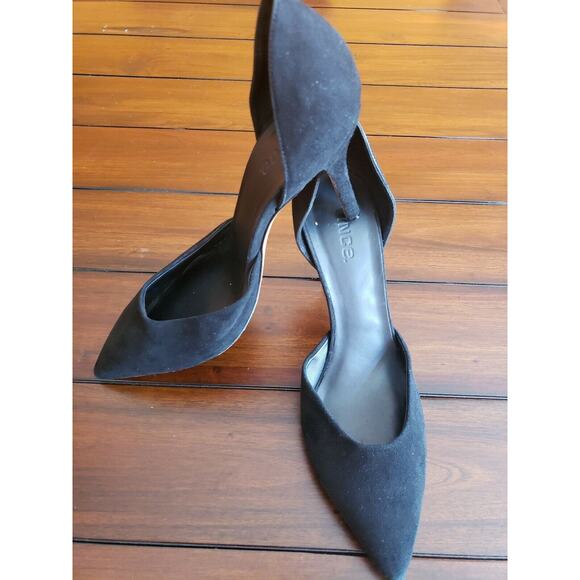 Vince Women's Black Suede Classic Pumps Shoes Size 9.5 M - Picture 2 of 12